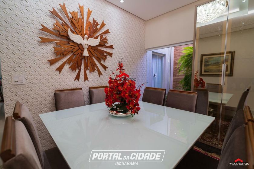 Sobrado &agrave; venda - 600m&sup2; - Zona II