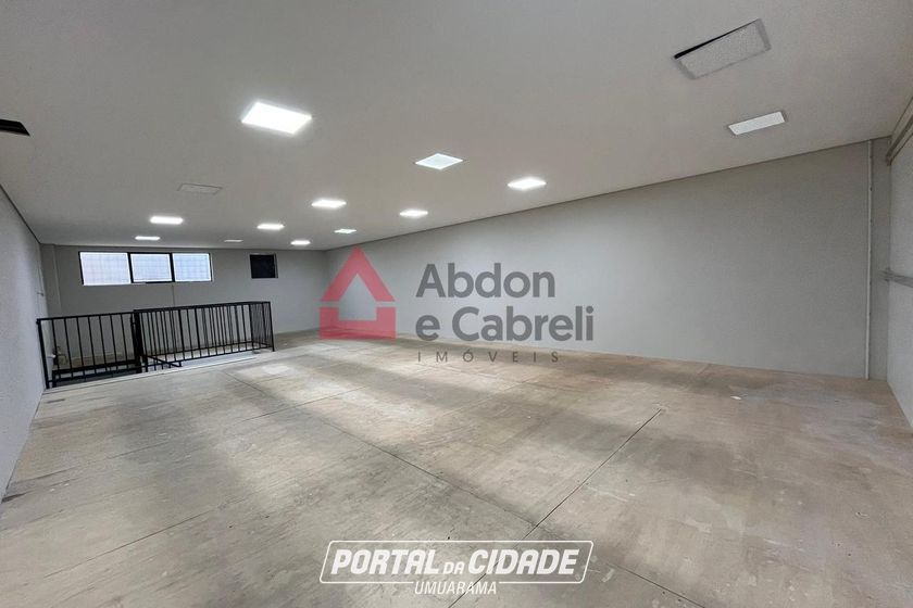 Sal&atilde;o Comercial para alugar - 800m&sup2; - Zona III