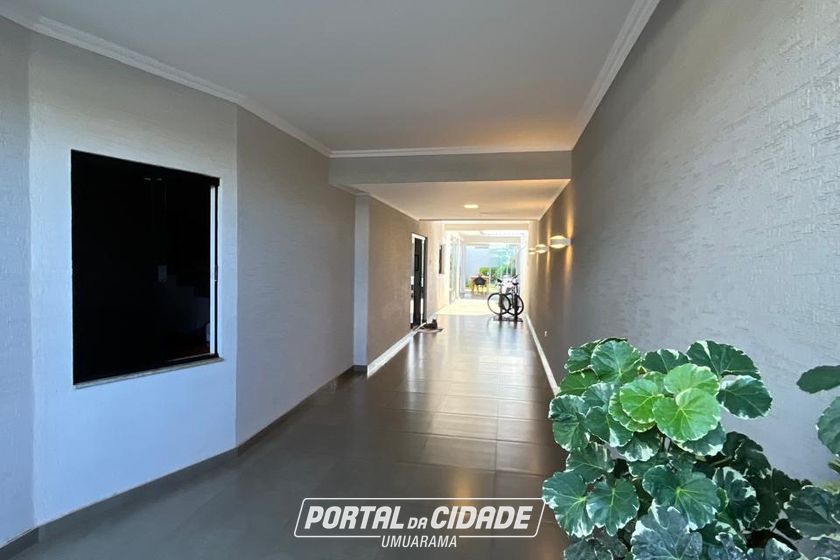 Sobrado &agrave; venda - 245m&sup2; - Zona II