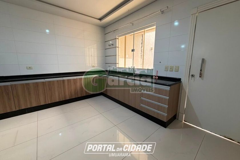 Sobrado para alugar - Zona III