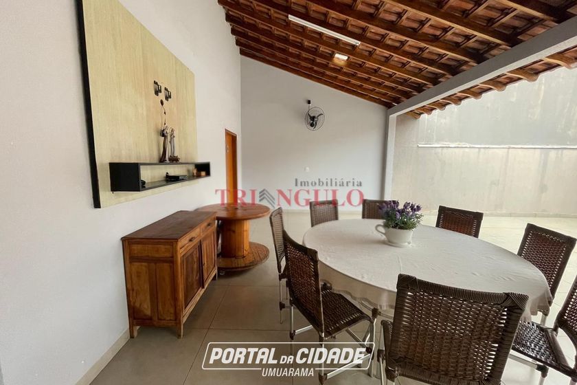 Sobrado &agrave; venda - 248m&sup2; - ZONA VII
