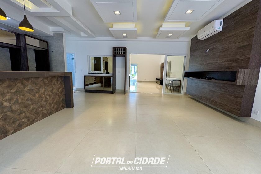 Casa &agrave; venda - 230m&sup2; - Condom&iacute;nio Royal Garden