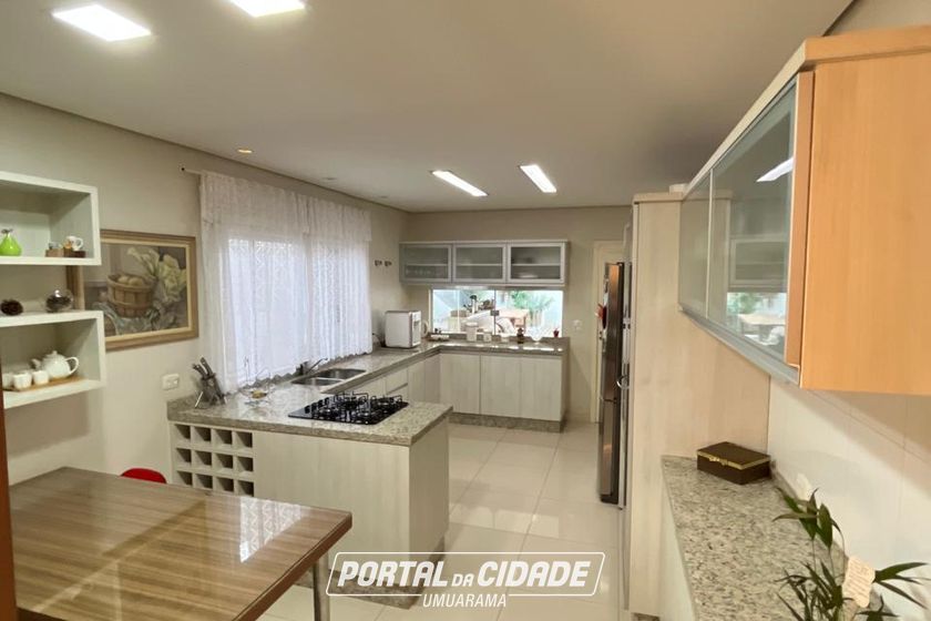 Casa &agrave; venda - 345m&sup2; - Jardim Tamoio