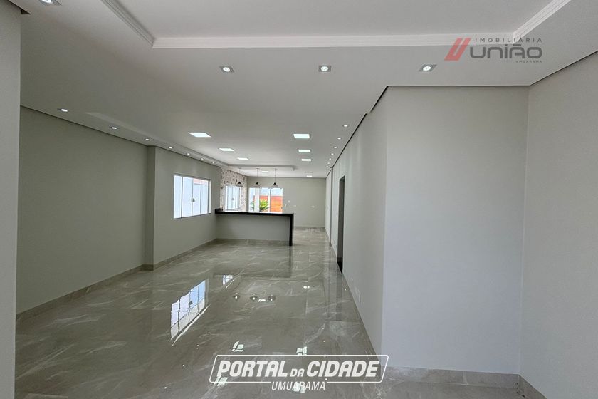 Casa &agrave; venda - 202m&sup2; - Zona 1a  Pr&oacute;ximo Ao Hospital Cemil