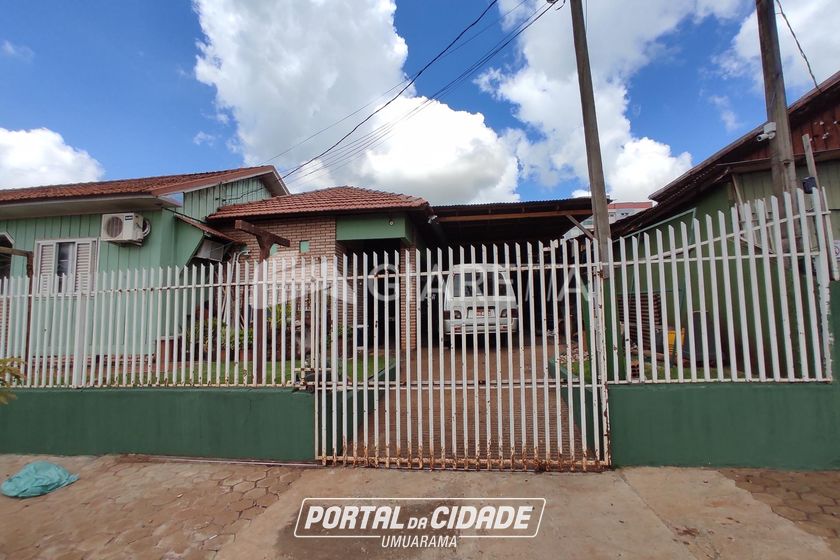 Terreno &agrave; venda - 250m&sup2; - CENTRO