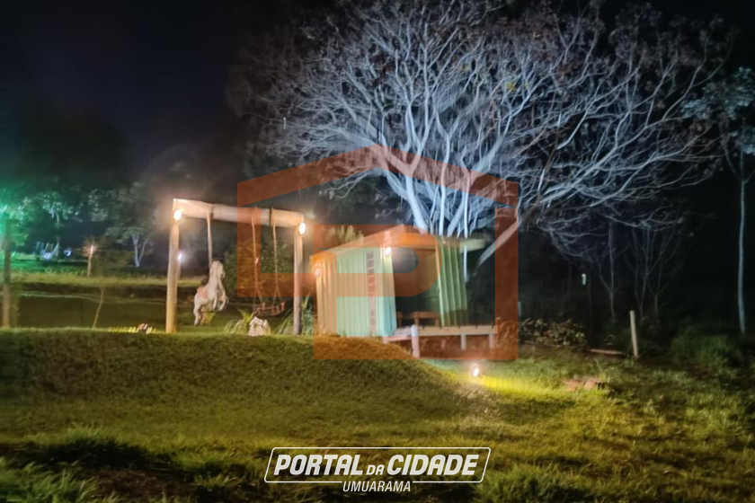 Ch&aacute;cara &agrave; venda - 5400m&sup2; - Zona Rural