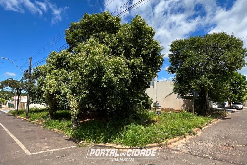 Terreno &agrave; venda - 600m&sup2; - Avenida Brasil
