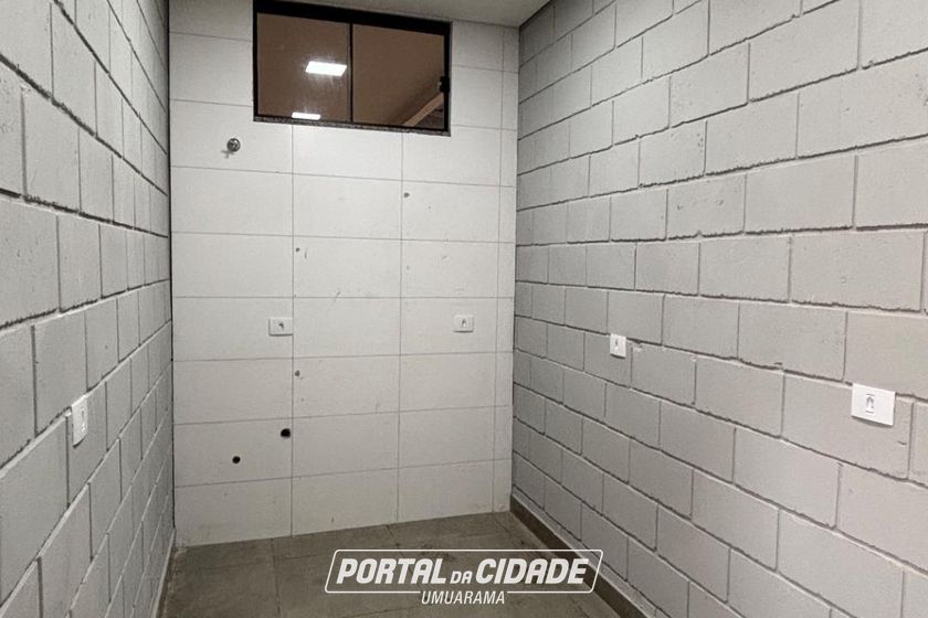 Sal&atilde;o Comercial para alugar - 1000m&sup2; - Parque Industrial II