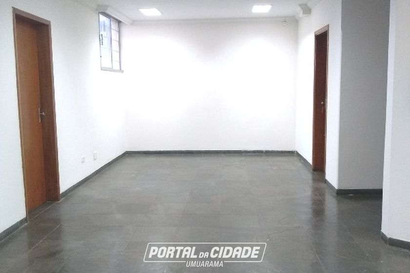 Sala Comercial para alugar - 240m&sup2; - Zona II