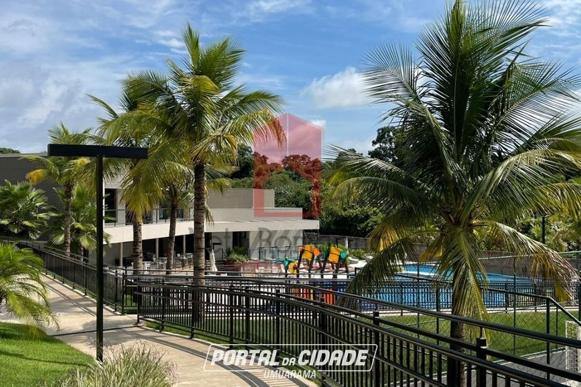 Terreno &agrave; venda - 373m&sup2; - Centro