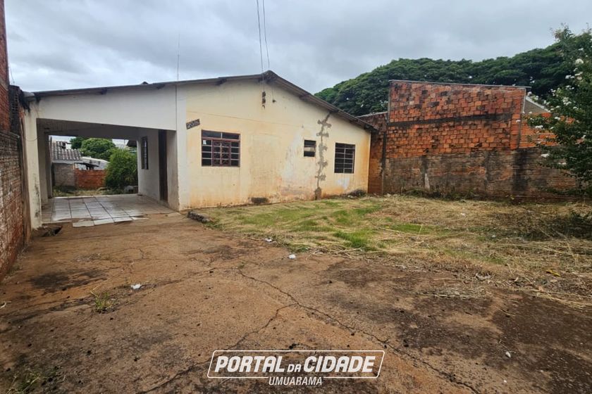 Casa &agrave; venda - 68m&sup2; - CONJUNTO RESIDENCIAL CORREGO LONGE