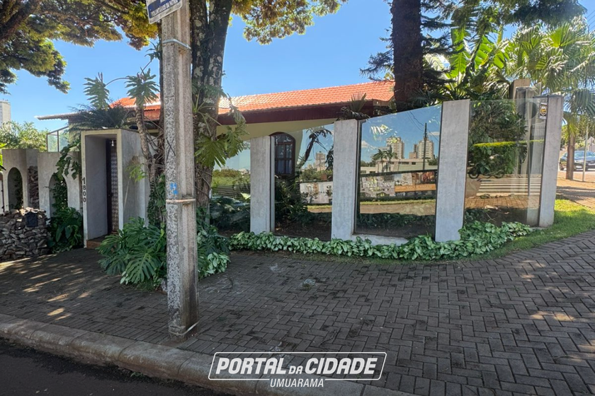 Casa &agrave; venda - 240m&sup2; - Centro