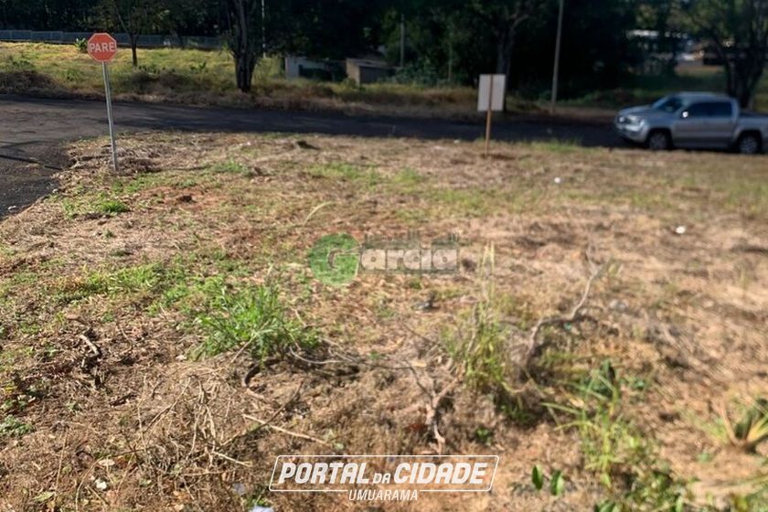 Terreno &agrave; venda - 239m&sup2; - -