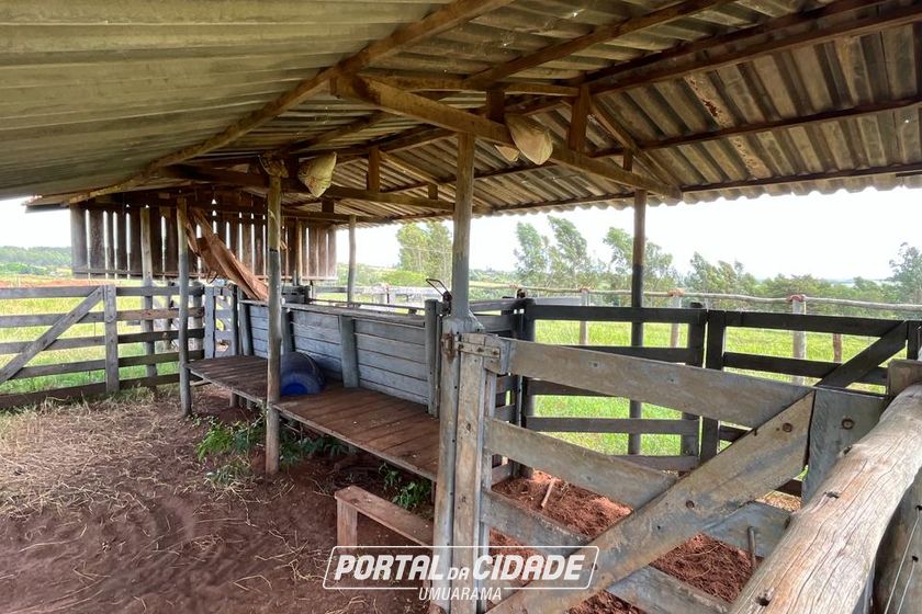 Ch&aacute;cara &agrave; venda - 24m&sup2; - SERRA DOS DOURADOS