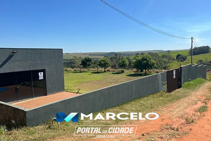 Ch&aacute;cara &agrave; venda - 2000m&sup2; - PR - 580