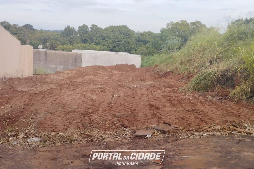 Terreno &agrave; venda - 330m&sup2; - Jardim Para&iacute;so