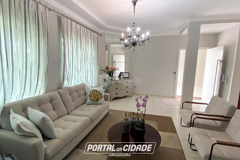 Sobrado &agrave; venda - 197m&sup2; - Zona II