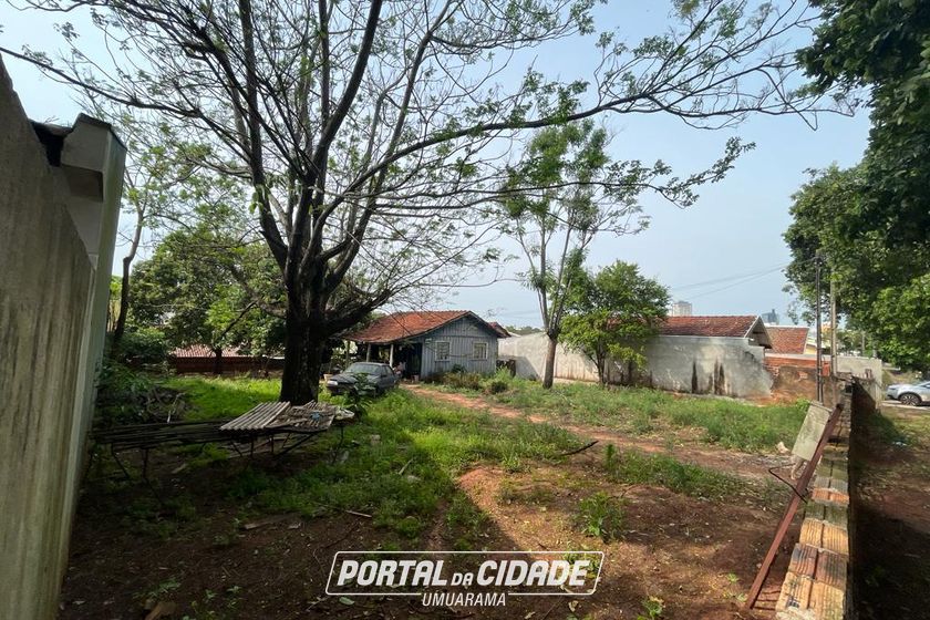 Terreno &agrave; venda - 679m&sup2; - Zona Armaz&eacute;m