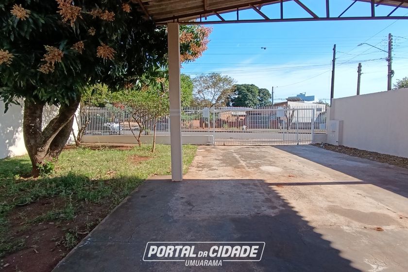 Casa para alugar - 324m&sup2; - ZONA V