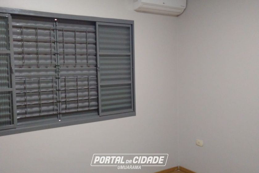 Casa para alugar - 100m&sup2; - Jardim Alphaville