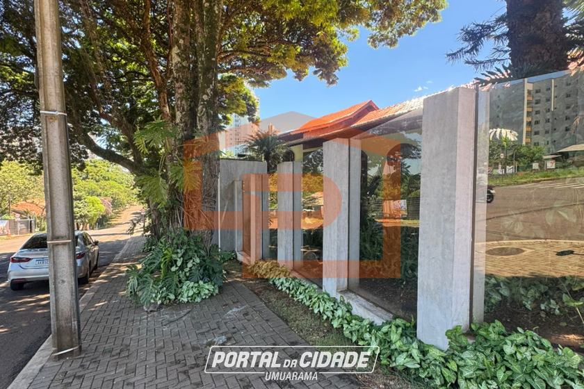 Casa &agrave; venda - 240m&sup2; - Centro