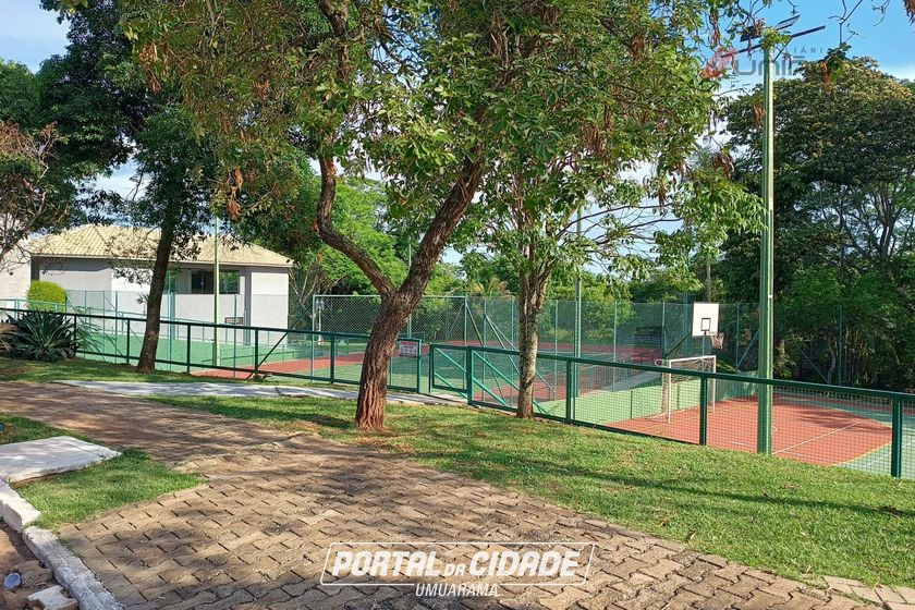 Terreno &agrave; venda - 892m&sup2; - Zona III