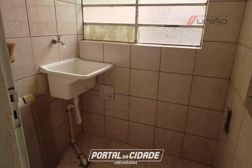 Sal&atilde;o Comercial para alugar - 245m&sup2; - Centro