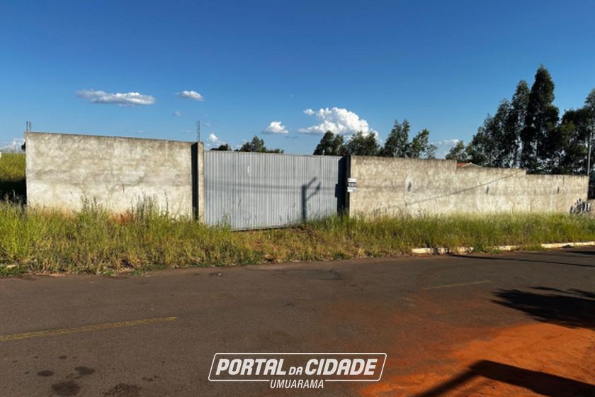 Ch&aacute;cara &agrave; venda - 2500m&sup2; - Condom&iacute;nio de Ch&aacute;caras Lagoa Dourada