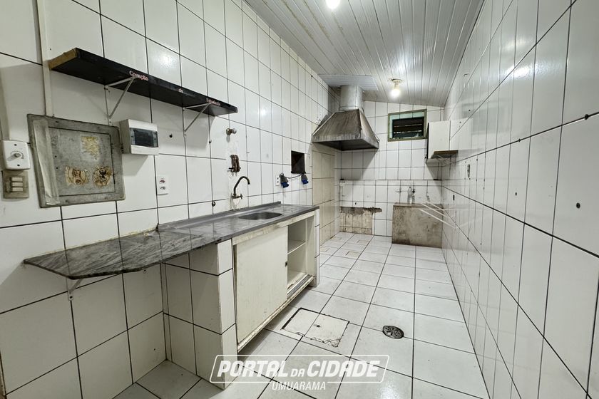 Sal&atilde;o Comercial para alugar - 95m&sup2; - Pr&oacute;ximo &agrave; Unipar Sede