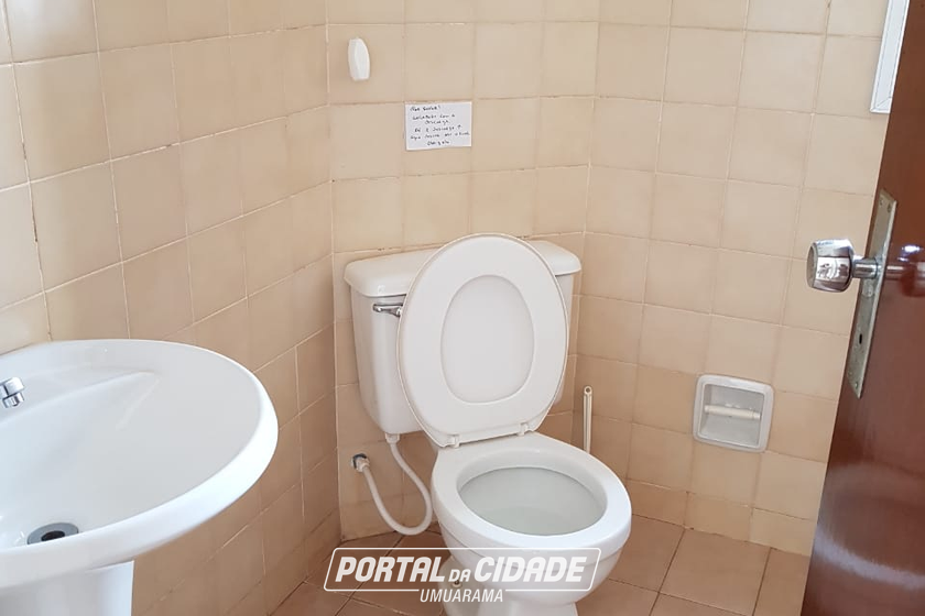 Sal&atilde;o Comercial &agrave; venda - 90m&sup2; - Zona 1