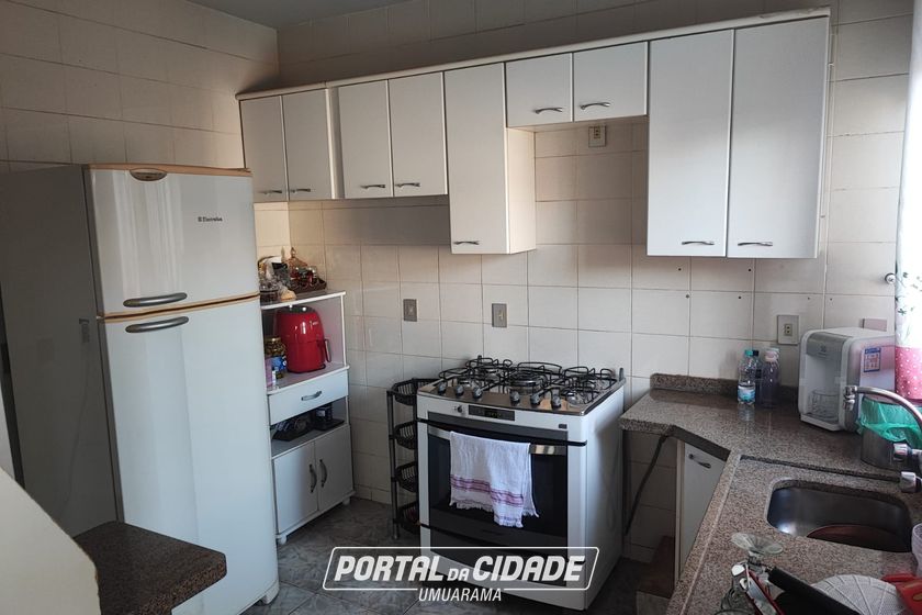 Sobrado &agrave; venda - 232m&sup2; - Zona 2