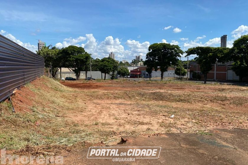Terreno &agrave; venda - 276m&sup2; - Zona Armaz&eacute;m