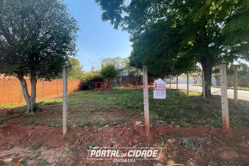 Terreno &agrave; venda - 305m&sup2; - CENTRO