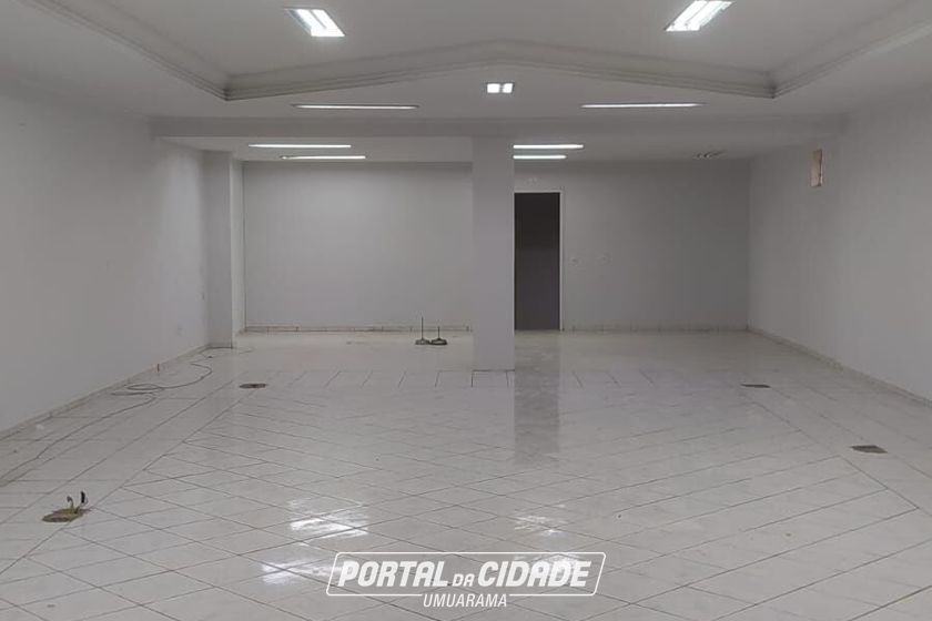 Sal&atilde;o Comercial para alugar - 200m&sup2; - Centro