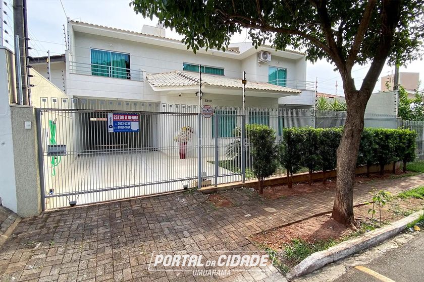 Sobrado &agrave; venda - 197m&sup2; - Zona II