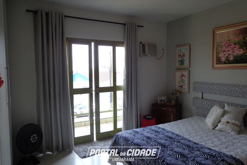 Sobrado &agrave; venda - 247m&sup2; - Zona 2