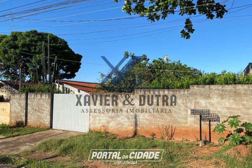 Casa &agrave; venda - 427m&sup2; - Dois Lotes Contendo Duas Casas