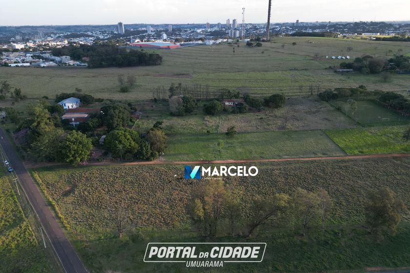 Ch&aacute;cara &agrave; venda - 24m&sup2; - Zona Rural