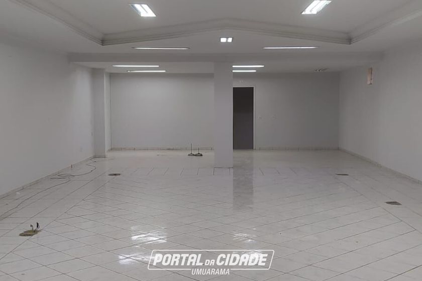 Sal&atilde;o Comercial para alugar - 200m&sup2; - Centro