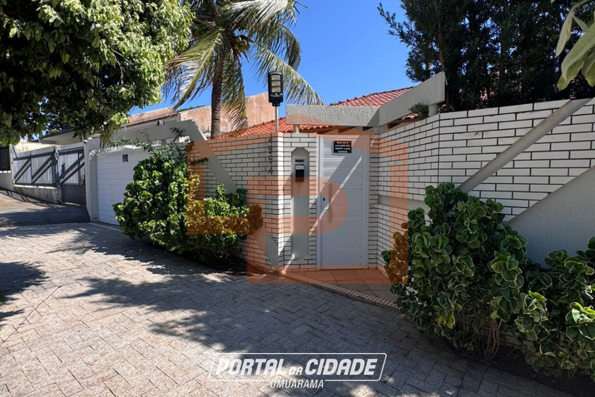 Casa &agrave; venda - 420m&sup2; - Zona I