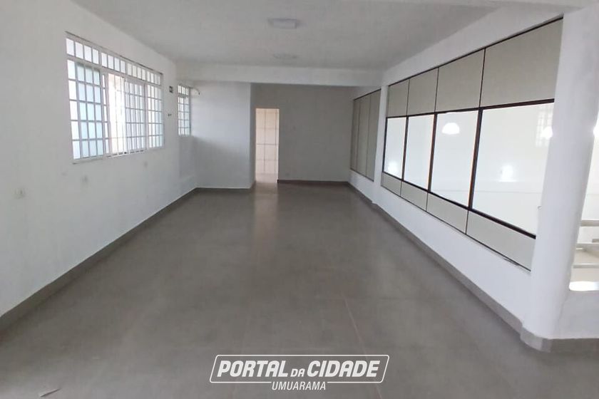 Sal&atilde;o Comercial para alugar - 800m&sup2; - Zona II