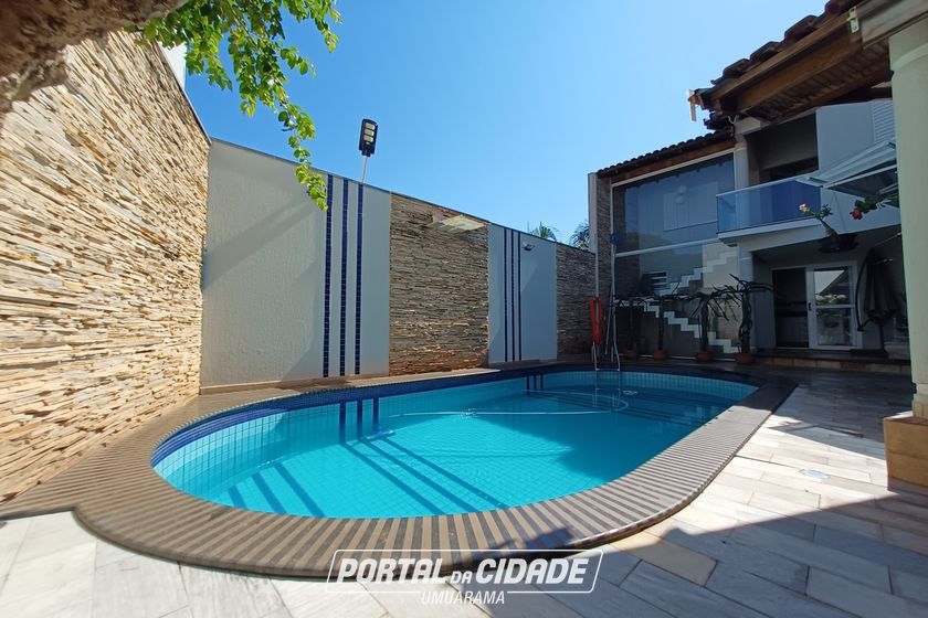 Casa &agrave; venda - 420m&sup2; - Zona I