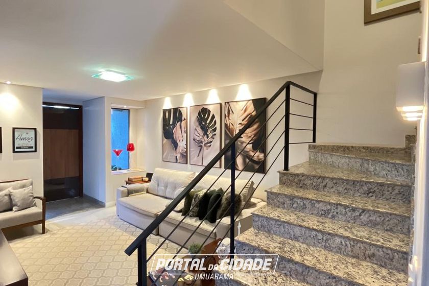 Sobrado &agrave; venda - 245m&sup2; - Zona II