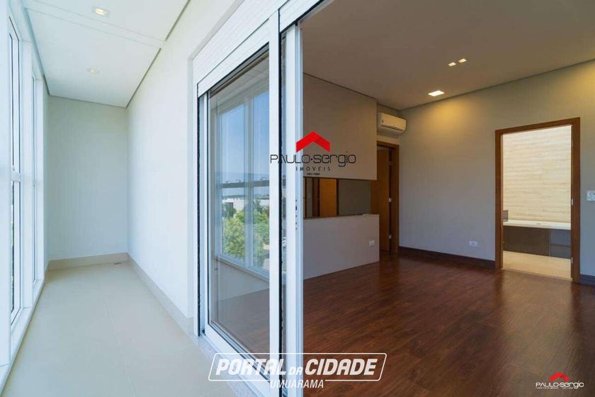 Casa &agrave; venda - 347m&sup2; - Residencial Royal Garden