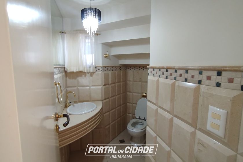 Casa &agrave; venda - 406m&sup2; - Zona II