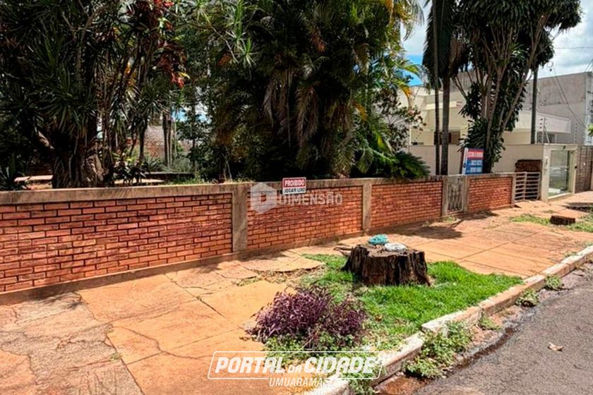 Terreno &agrave; venda - 560m&sup2; - Zona II
