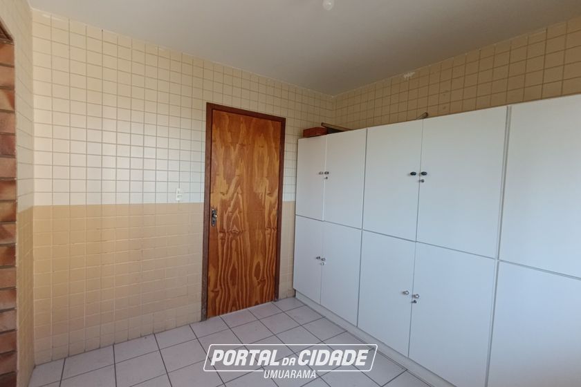 Sal&atilde;o Comercial para alugar - 185m&sup2; - ZONA I