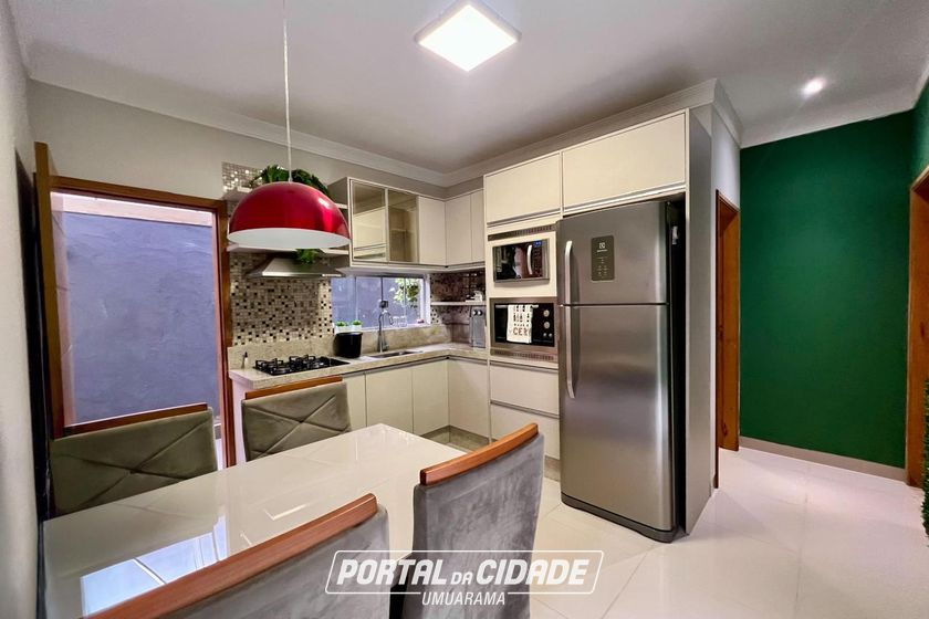 Casa &agrave; venda - Centro