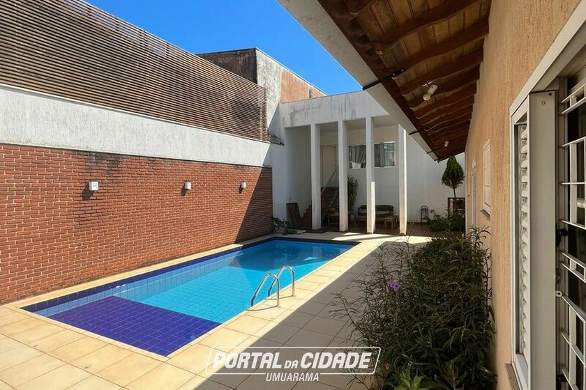 Casa &agrave; venda - 402m&sup2; - Zona I