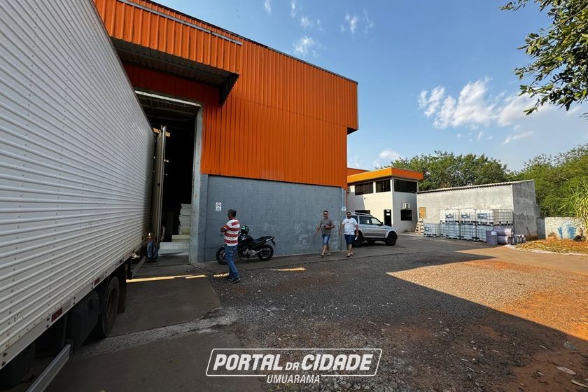 Sal&atilde;o Comercial &agrave; venda - 2000m&sup2; - Parque Industrial